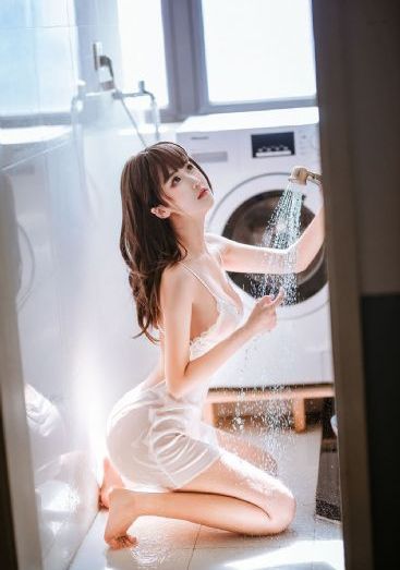 商务旅行与戴绿帽子的女老板同房_BD在线视频播放